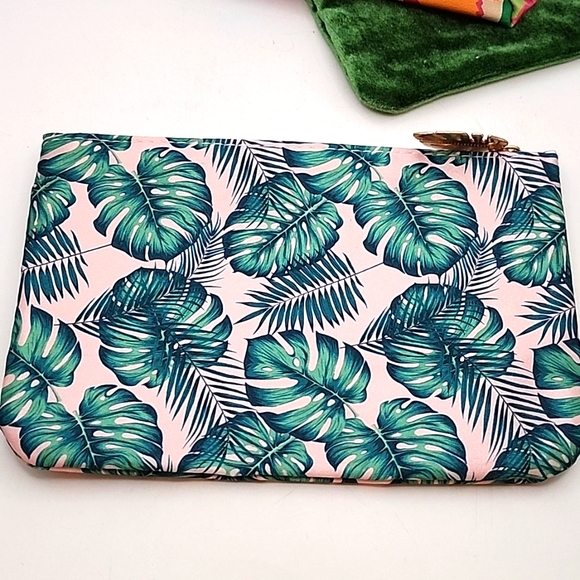 3Ipsy Bags Gre en & Pink NWOT - Picture 11 of 11